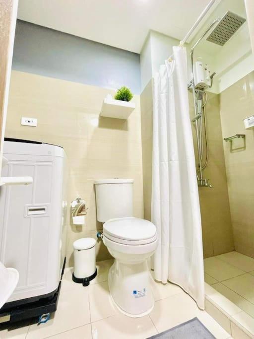 Fully Equipped 1Br Condo At Shore2 Near To Moa Манила Экстерьер фото